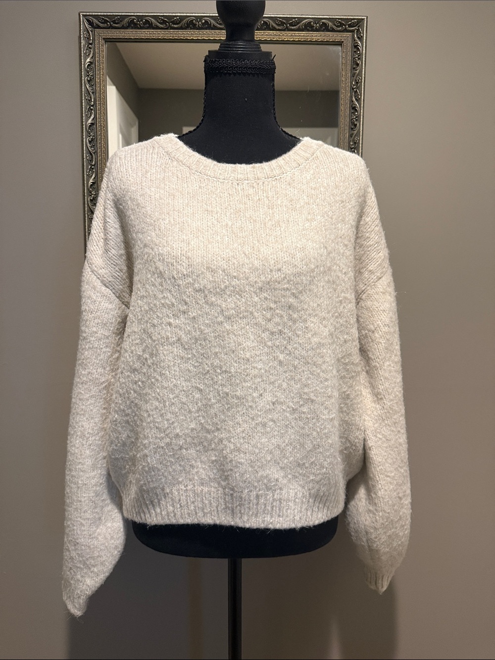 Steve Madden Cream Crewneck Cropped Sweater